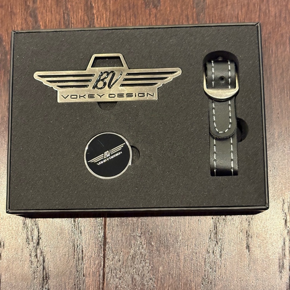 New Titleist Vokey Design Metal Golf Bag Tag & Ball Marker Gift Set, NEW IN BOX